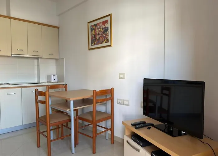 Seaside In The Center Of Apartment Vlorë